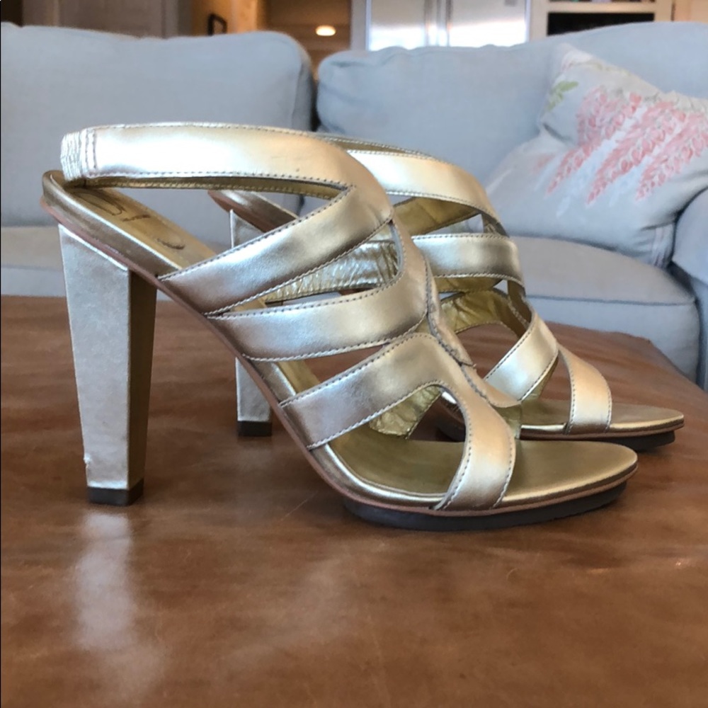 DVF gold metallic heels size 8.5 w/ dusted bag/box